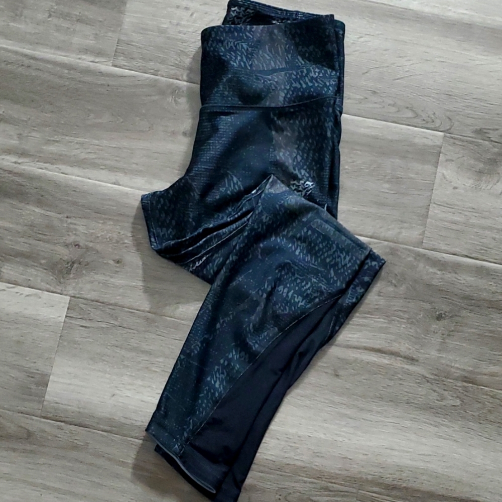 Under Armour Size Medium Compression Pants